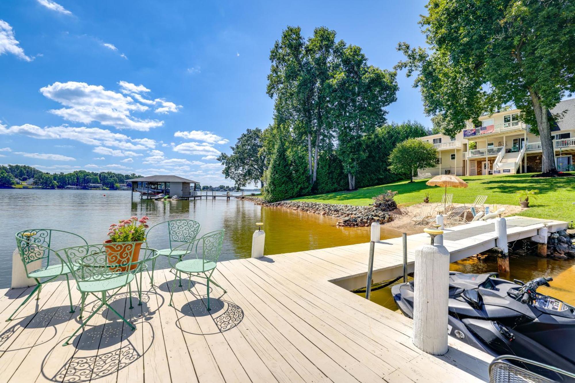 Smith Mountain Lake Retreat With Private Beach! Huddleston Exterior foto